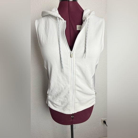 Abercrombie & Fitch Jackets & Blazers - Abercrombie & Fitch White Textured Top